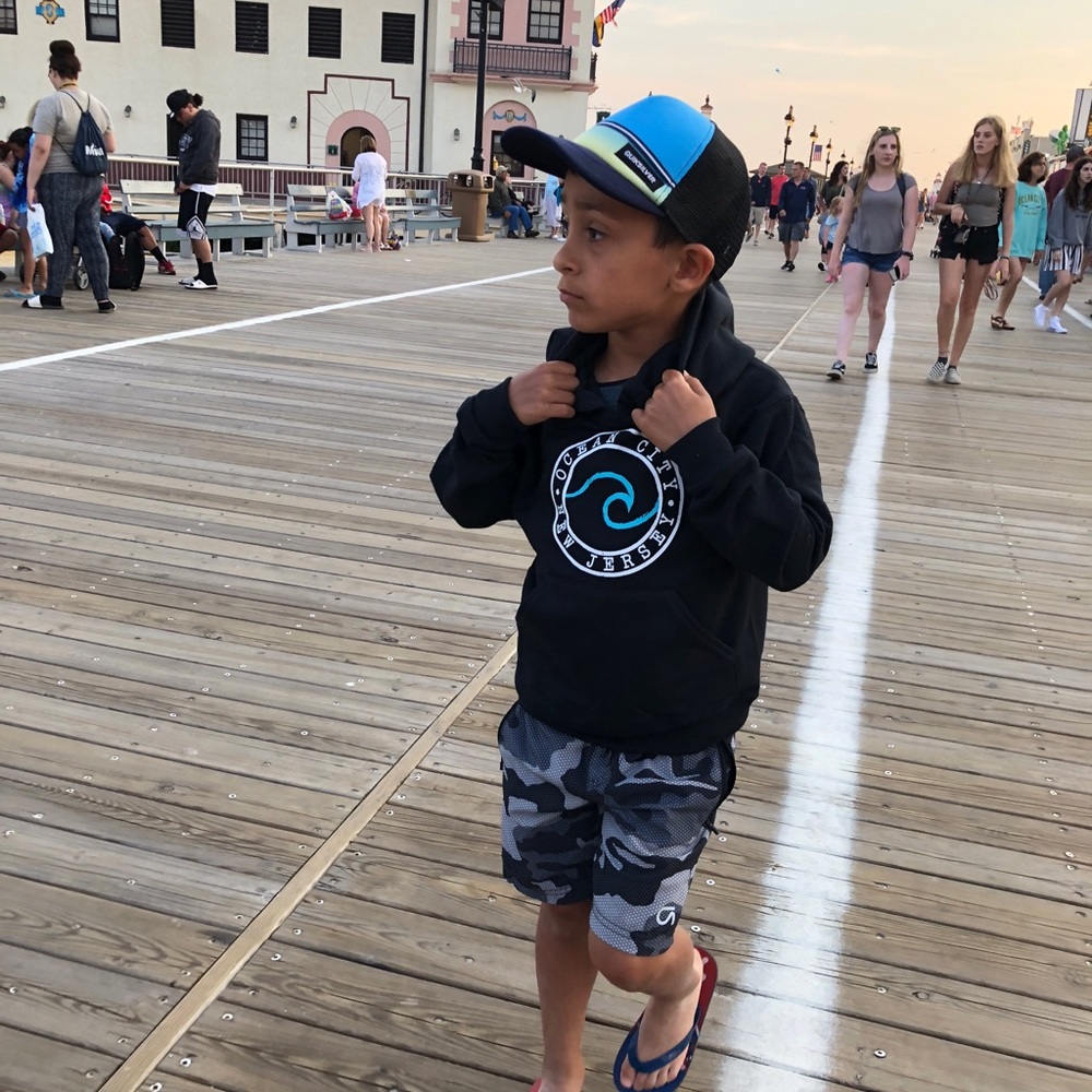 Ocean City NJ boys bundle.  Sz 4